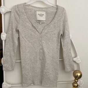 Abercrombie & Fitch Sweater Gray & Cream SZ M NWOT